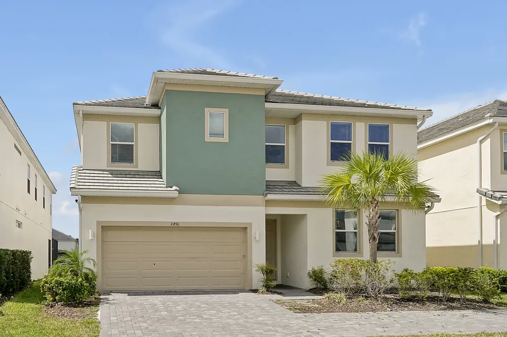 Orlando vacation home exterior under SunnySide management