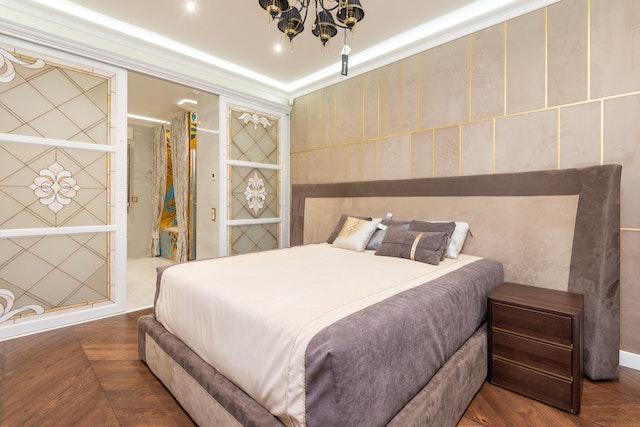 elegant-bedroom-interior-with-gold-and-beige-coloring