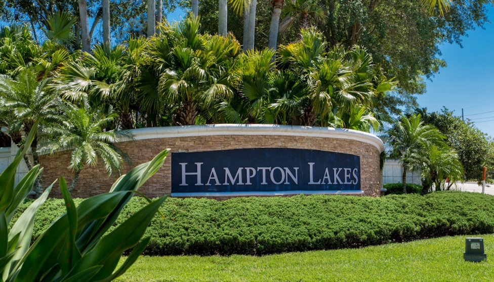 Hampton Lakes Banner